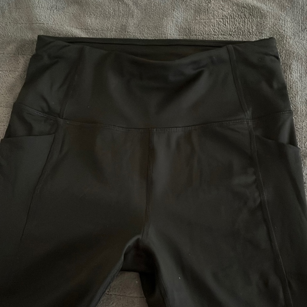 Womens athletic leggings
